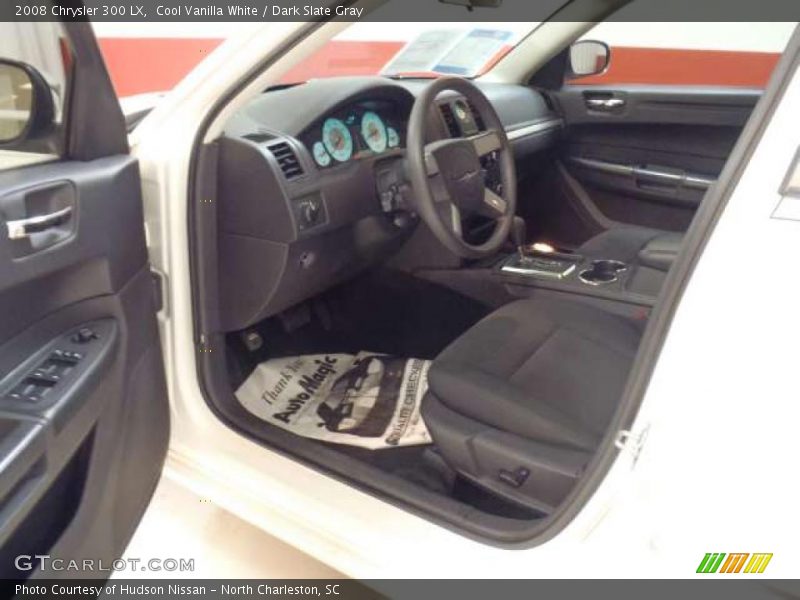 Cool Vanilla White / Dark Slate Gray 2008 Chrysler 300 LX