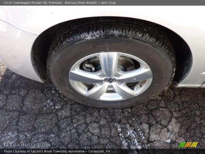  2010 Routan SEL Premium Wheel