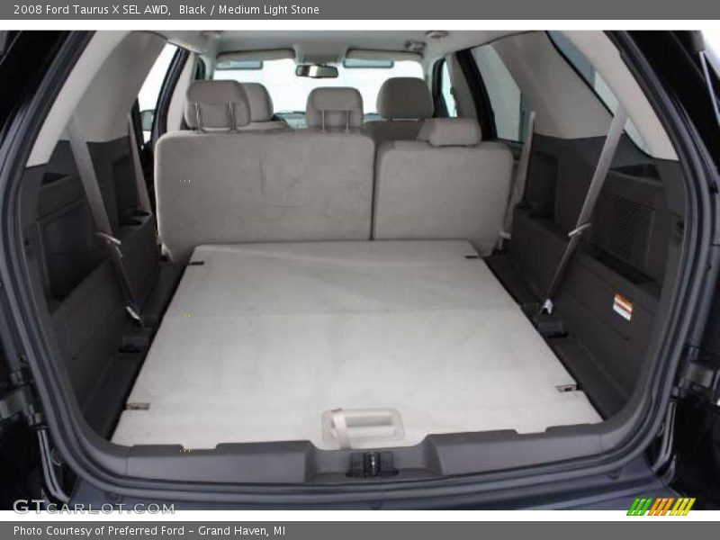  2008 Taurus X SEL AWD Trunk
