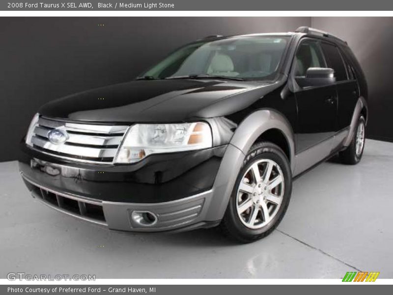 Front 3/4 View of 2008 Taurus X SEL AWD