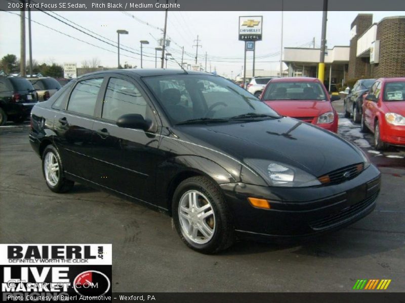 Pitch Black / Medium Graphite 2003 Ford Focus SE Sedan