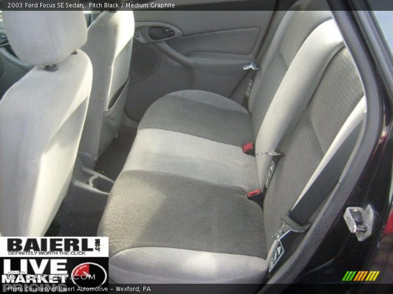 Pitch Black / Medium Graphite 2003 Ford Focus SE Sedan