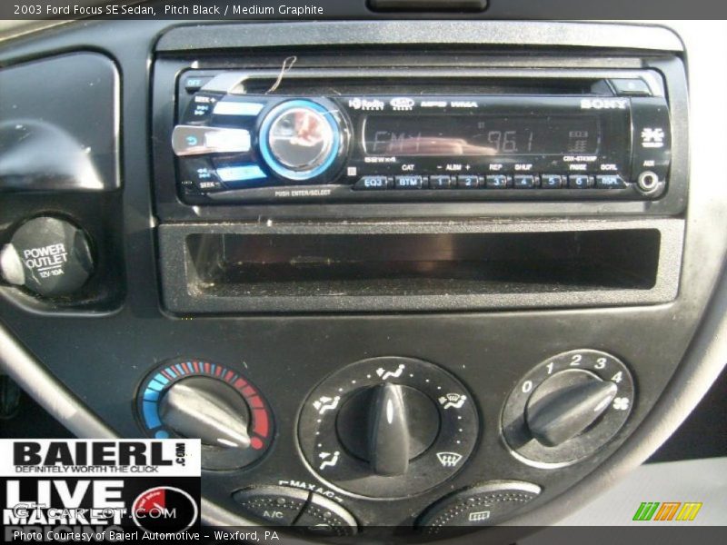 Pitch Black / Medium Graphite 2003 Ford Focus SE Sedan