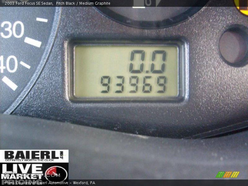 Pitch Black / Medium Graphite 2003 Ford Focus SE Sedan