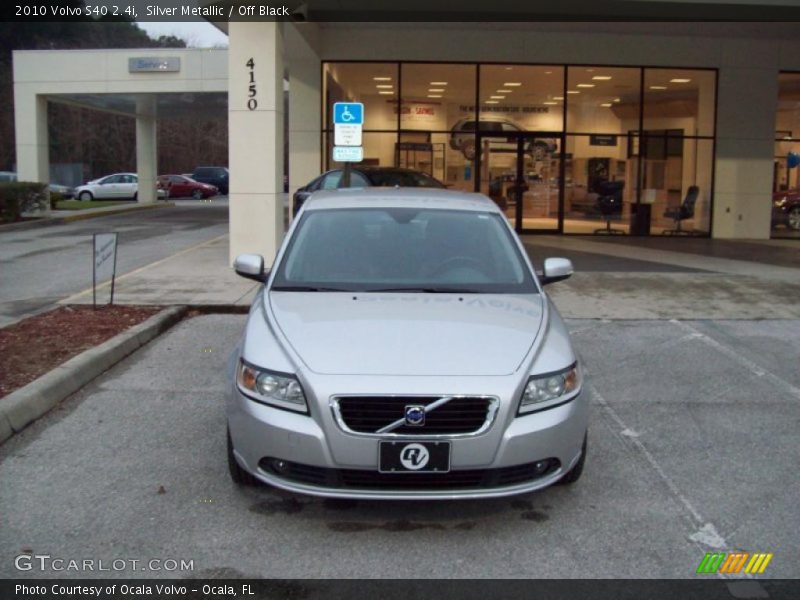 Silver Metallic / Off Black 2010 Volvo S40 2.4i