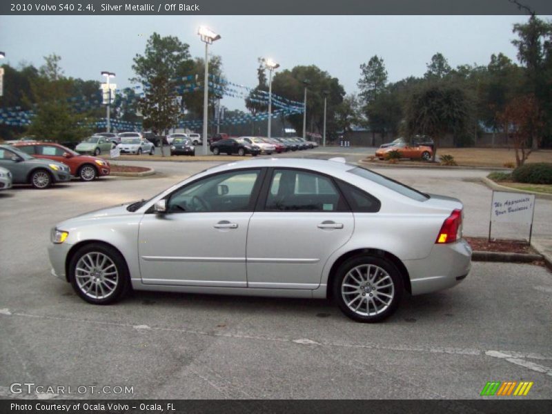 Silver Metallic / Off Black 2010 Volvo S40 2.4i