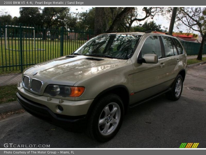 Pearl Beige Metallic / Sand Beige 2000 BMW X5 4.4i