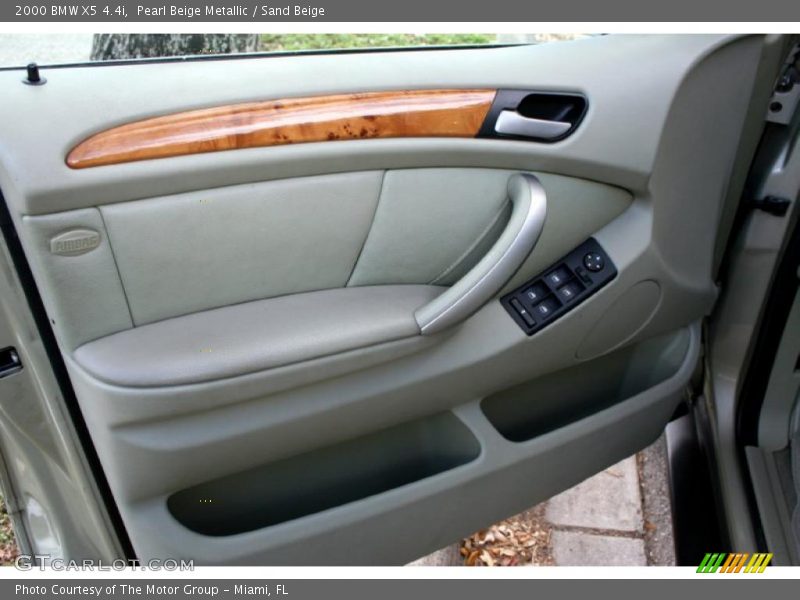 Pearl Beige Metallic / Sand Beige 2000 BMW X5 4.4i