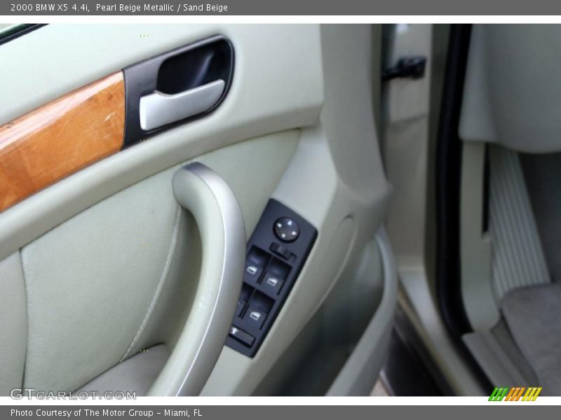 Pearl Beige Metallic / Sand Beige 2000 BMW X5 4.4i