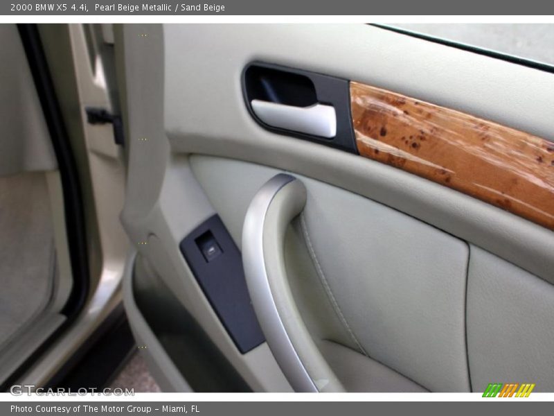 Pearl Beige Metallic / Sand Beige 2000 BMW X5 4.4i