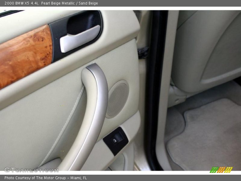 Pearl Beige Metallic / Sand Beige 2000 BMW X5 4.4i