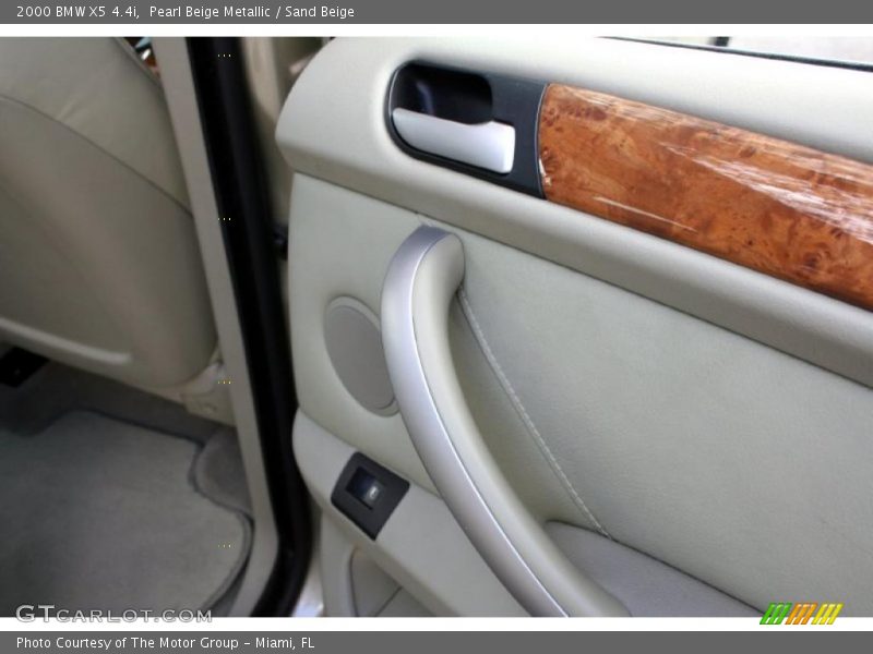 Pearl Beige Metallic / Sand Beige 2000 BMW X5 4.4i