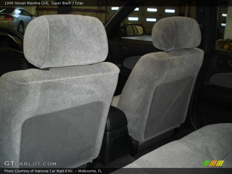 Super Black / Gray 1996 Nissan Maxima GXE
