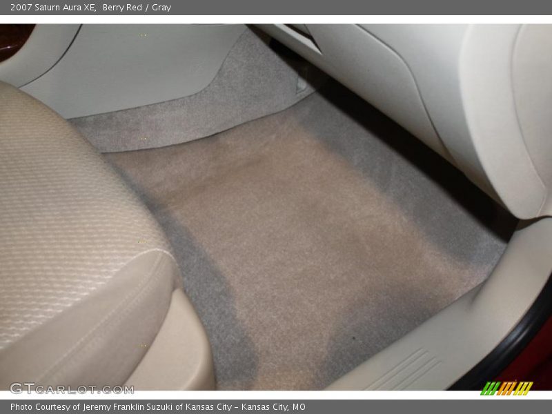 Berry Red / Gray 2007 Saturn Aura XE