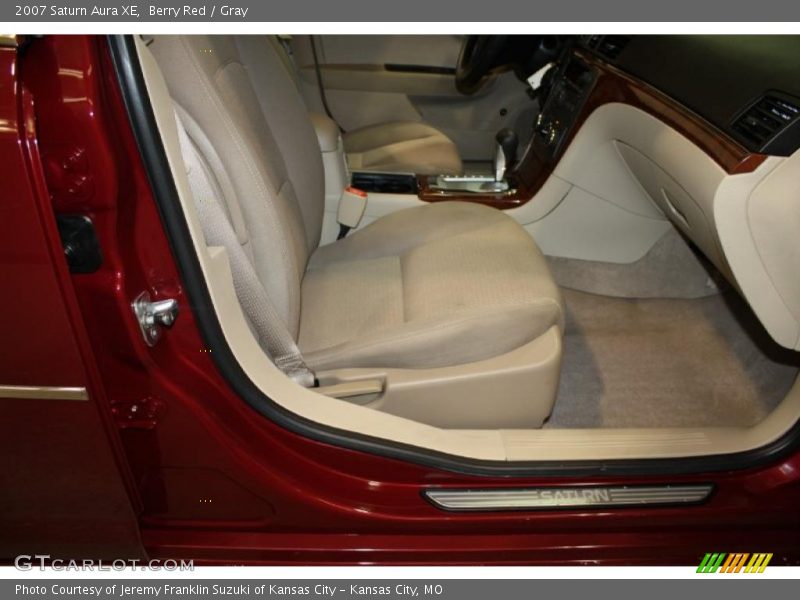 Berry Red / Gray 2007 Saturn Aura XE