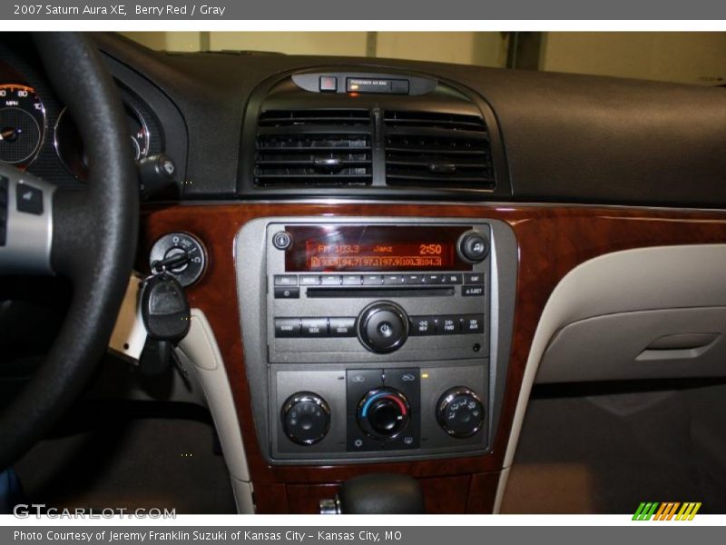 Berry Red / Gray 2007 Saturn Aura XE