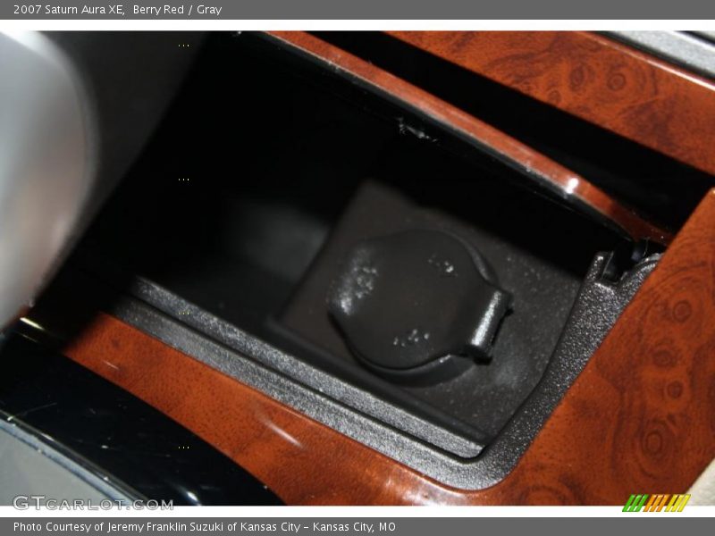 Berry Red / Gray 2007 Saturn Aura XE