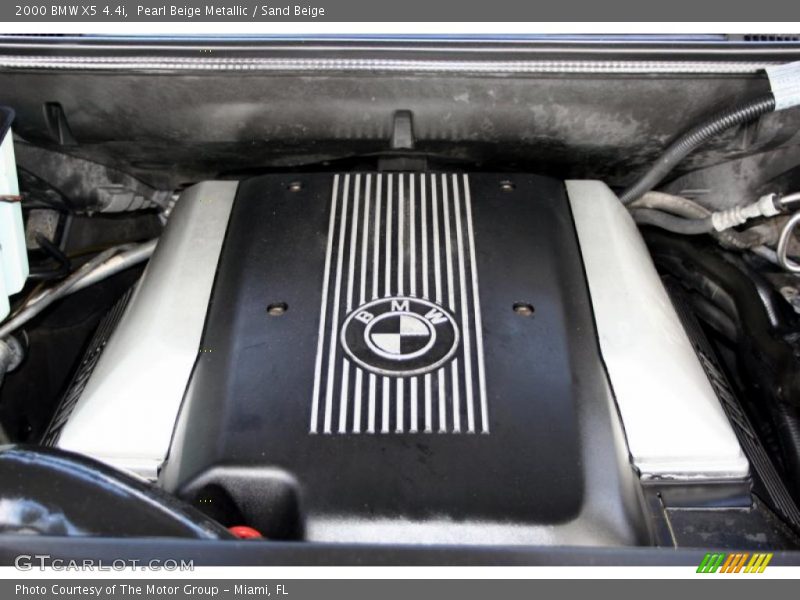 Pearl Beige Metallic / Sand Beige 2000 BMW X5 4.4i