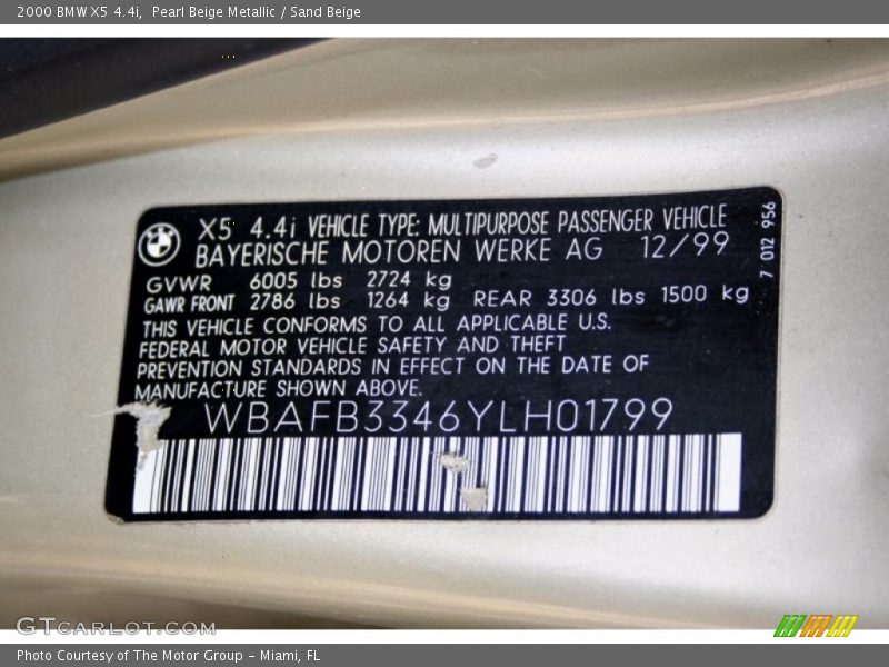 Pearl Beige Metallic / Sand Beige 2000 BMW X5 4.4i