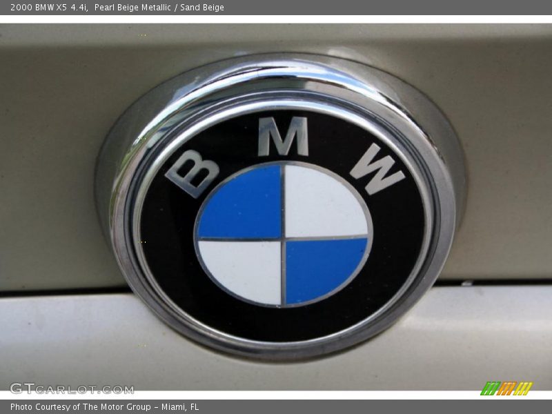 Pearl Beige Metallic / Sand Beige 2000 BMW X5 4.4i