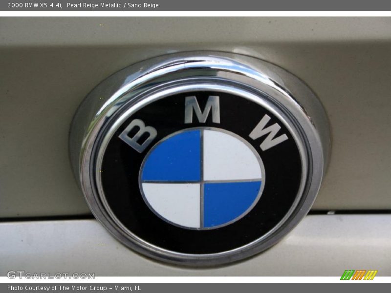 Pearl Beige Metallic / Sand Beige 2000 BMW X5 4.4i