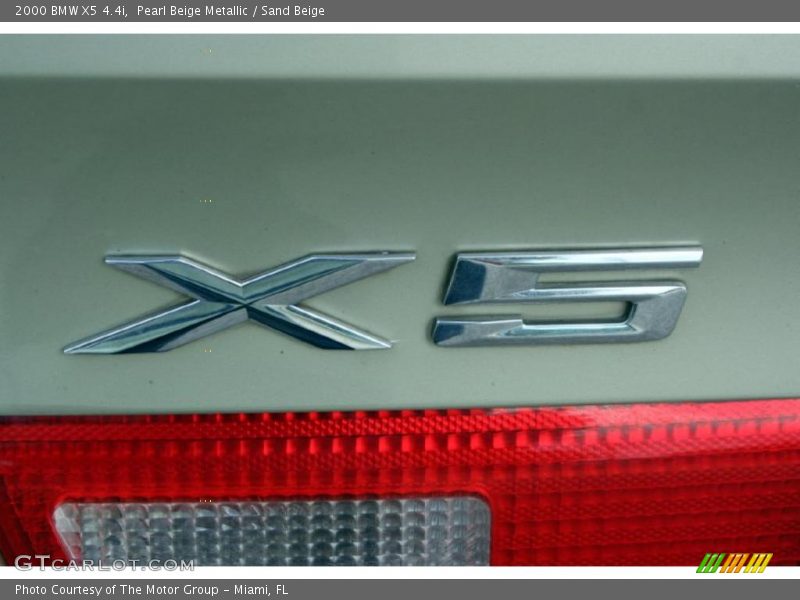Pearl Beige Metallic / Sand Beige 2000 BMW X5 4.4i