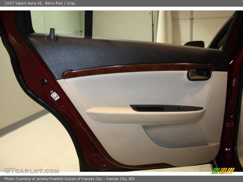 Berry Red / Gray 2007 Saturn Aura XE