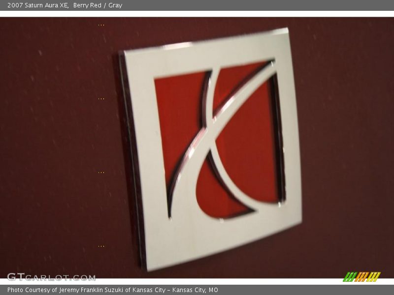 Berry Red / Gray 2007 Saturn Aura XE