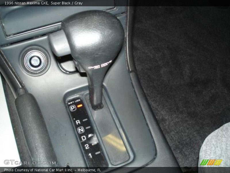 Super Black / Gray 1996 Nissan Maxima GXE
