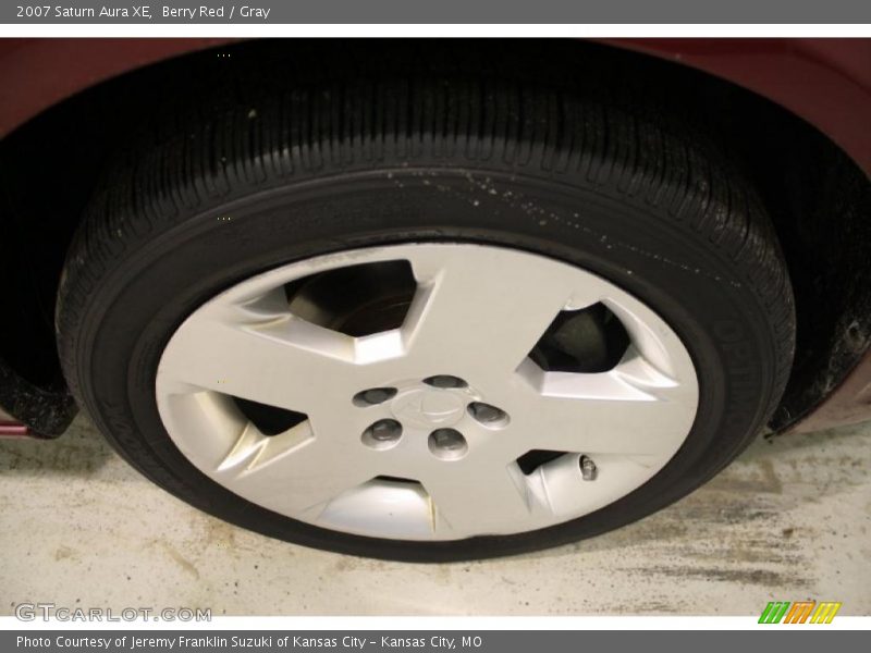 Berry Red / Gray 2007 Saturn Aura XE