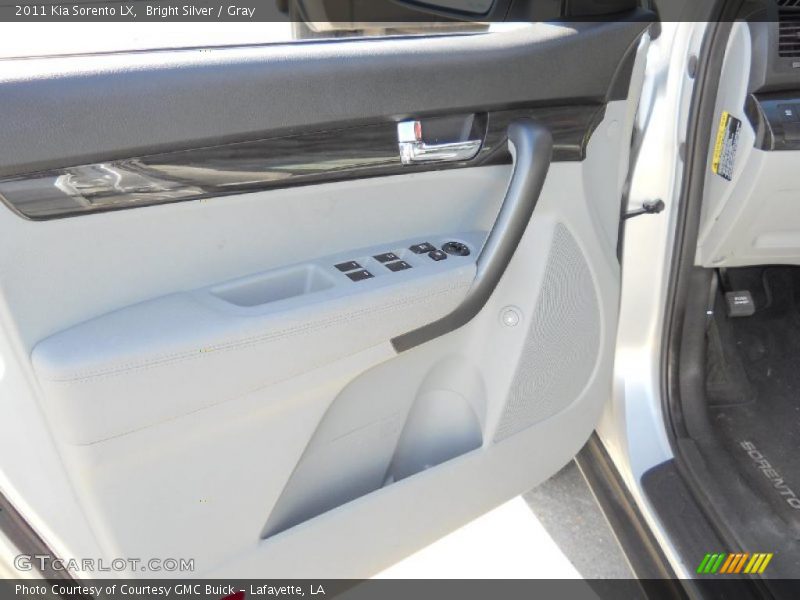 Bright Silver / Gray 2011 Kia Sorento LX