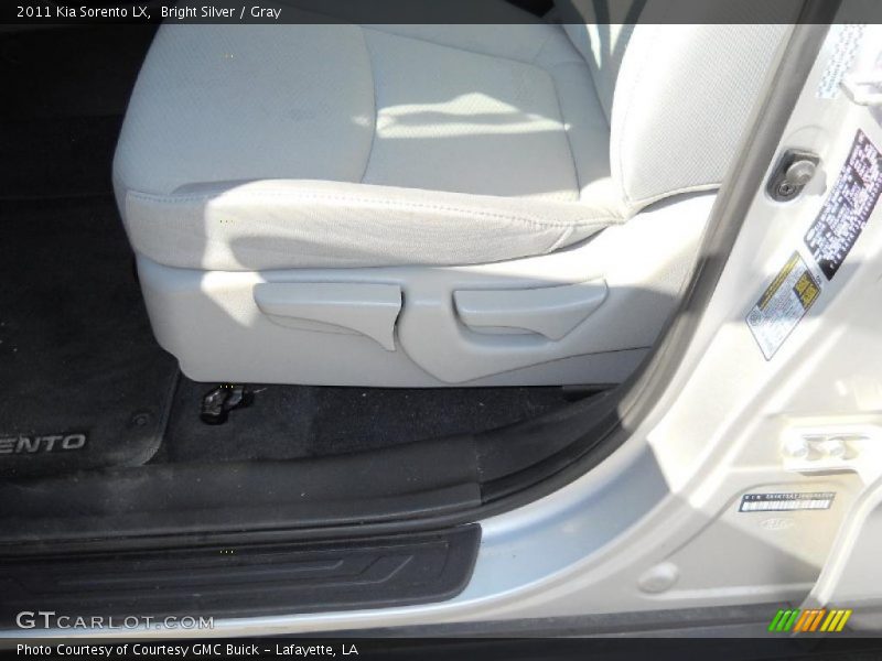 Bright Silver / Gray 2011 Kia Sorento LX