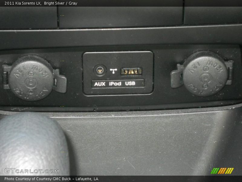 Bright Silver / Gray 2011 Kia Sorento LX
