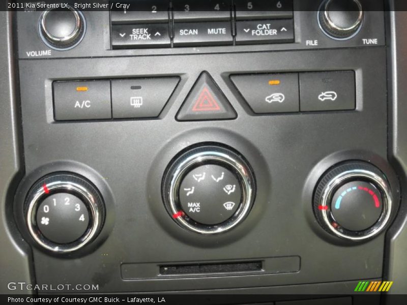 Bright Silver / Gray 2011 Kia Sorento LX