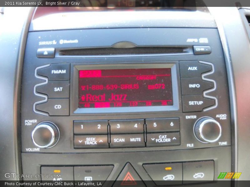Bright Silver / Gray 2011 Kia Sorento LX