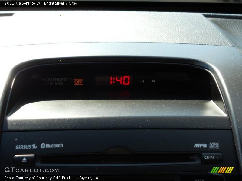 Bright Silver / Gray 2011 Kia Sorento LX