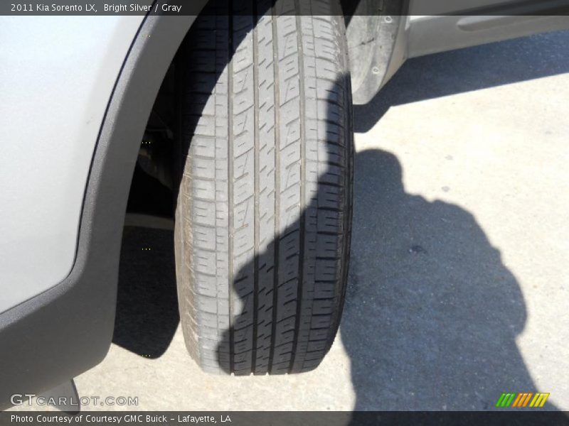 Bright Silver / Gray 2011 Kia Sorento LX