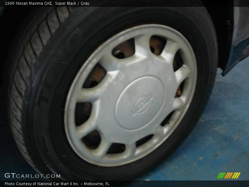 Super Black / Gray 1996 Nissan Maxima GXE