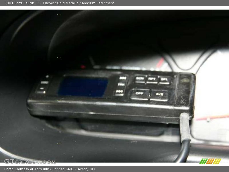 Harvest Gold Metallic / Medium Parchment 2001 Ford Taurus LX