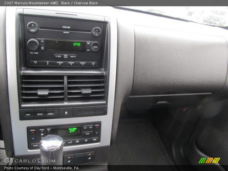 Black / Charcoal Black 2007 Mercury Mountaineer AWD