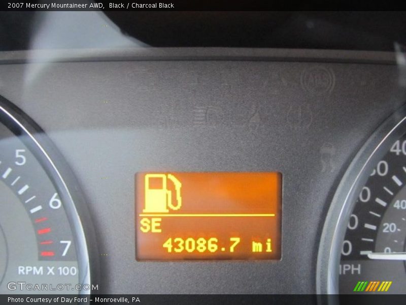 Black / Charcoal Black 2007 Mercury Mountaineer AWD