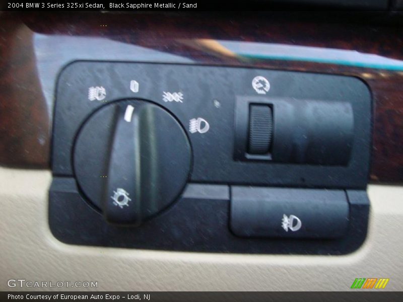 Black Sapphire Metallic / Sand 2004 BMW 3 Series 325xi Sedan