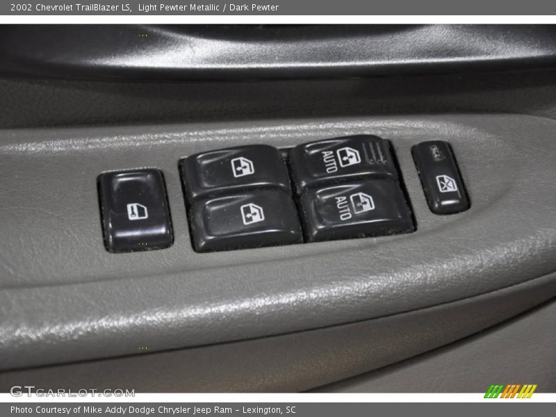Light Pewter Metallic / Dark Pewter 2002 Chevrolet TrailBlazer LS