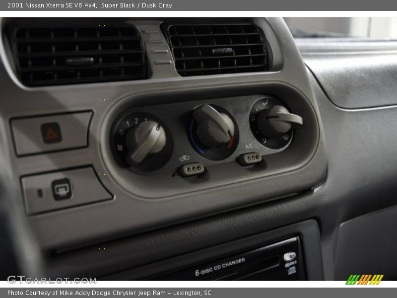Super Black / Dusk Gray 2001 Nissan Xterra SE V6 4x4