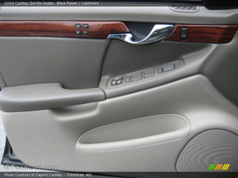Black Raven / Cashmere 2004 Cadillac DeVille Sedan