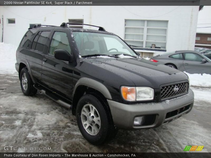 Super Black / Parchment 2000 Nissan Pathfinder SE 4x4