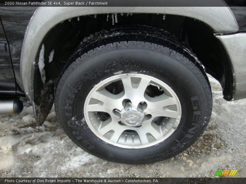 Super Black / Parchment 2000 Nissan Pathfinder SE 4x4