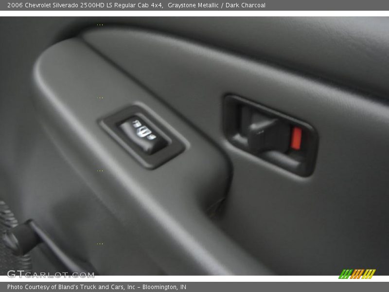 Graystone Metallic / Dark Charcoal 2006 Chevrolet Silverado 2500HD LS Regular Cab 4x4