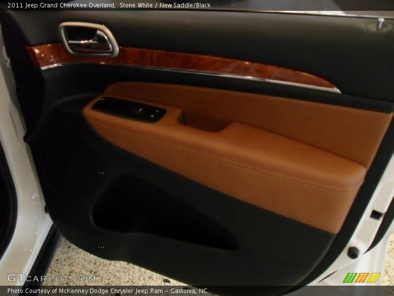 Stone White / New Saddle/Black 2011 Jeep Grand Cherokee Overland