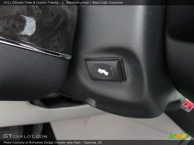Blackberry Pearl / Black/Light Graystone 2011 Chrysler Town & Country Touring - L
